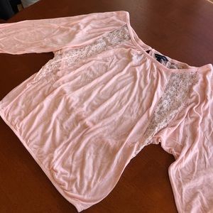 Light 3/4 sleeve shirt
